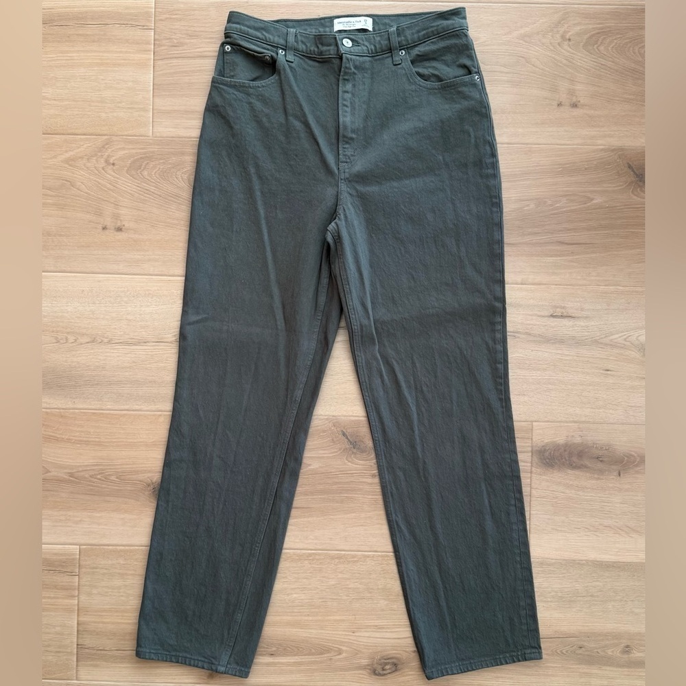 NWOT Abercrombie & Fitch The 90s Straight Ultra High Rise Green Jeans Size 29/8